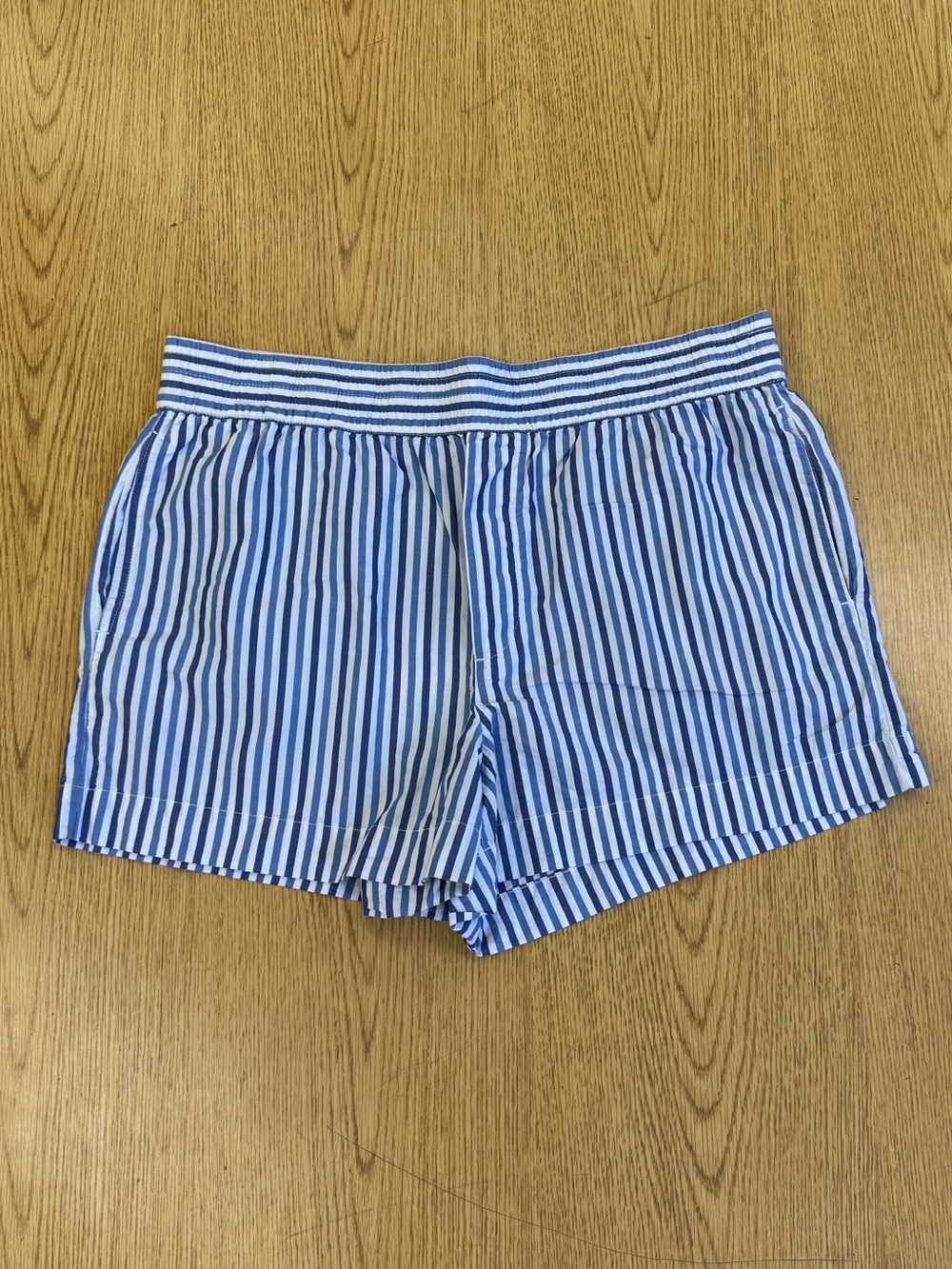 100% Cotton Striped Blue and White Women’s Shorts M Coastal Nautical Preppy